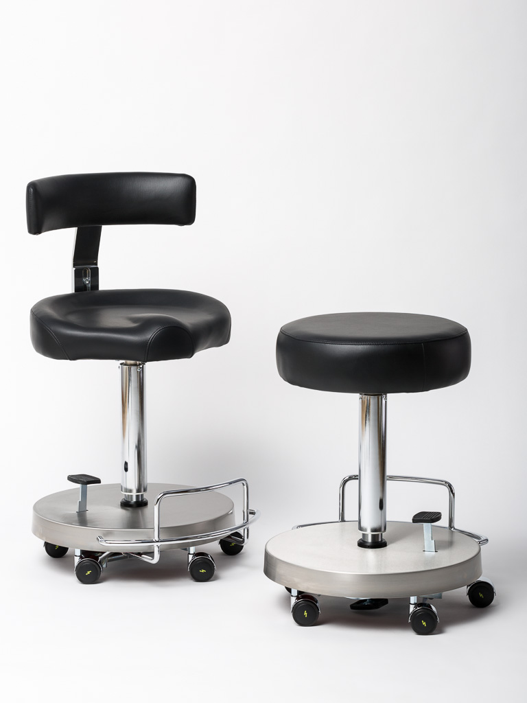 Operating theatre rolling swivel chair